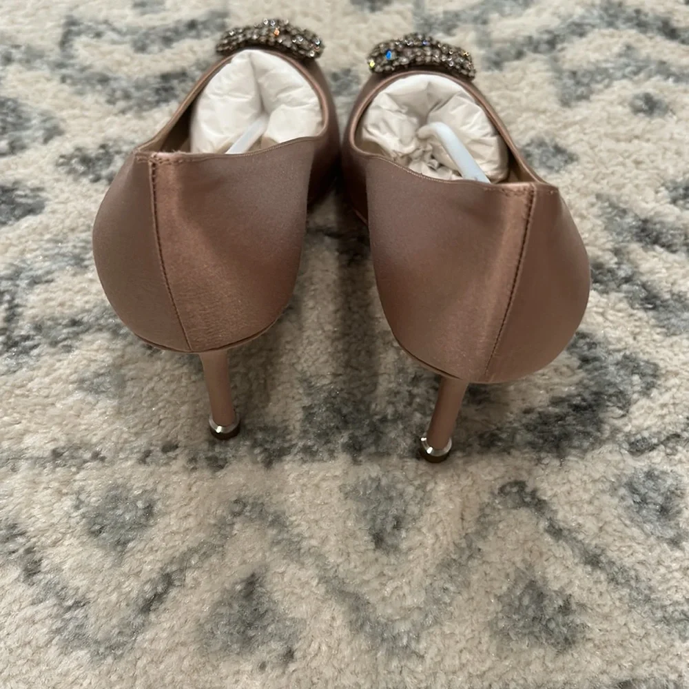 Manolo Blahnik Satin Hangisi Pumps Blush 70mm 38.5 - Picture 6 of 9